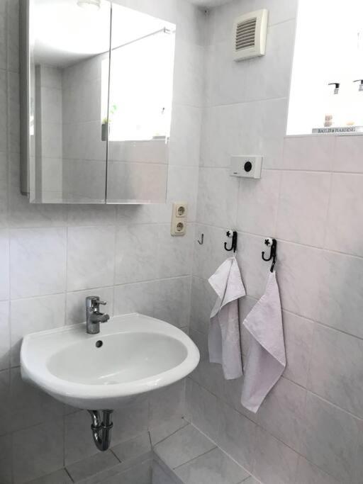 Schoene Wohnung Fuer Einen Kurzurlaub In Lueneburg ภายนอก รูปภาพ